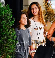 Jennifer lopez's kids emme and max muñiz surprised mom in a rare video for the icon award at the 2020 e! Jennifer Lopez Alex Rodriguez Wedding Date Dress Details Photos