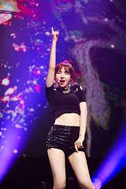 What in the world happened to red velvet.? 10 Times Red Velvet S Wendy Stunned Fans With Her Beauty In The Sexiest Stage Outfits Kissasian