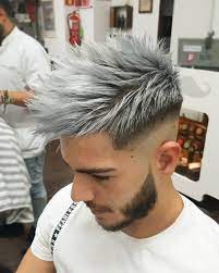 Kunstlich Gefarbte Graue Haare Mit Strahnchen Aufpeppen Bei Igelfrisur Graue Haare Aufpeppen Haare Grau Farben Mens Hair Colour Hair Styles Men Hair Color