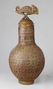 Bronze Chameleon Lidded Vase Superbe Vase Au Cameleon Mc0625 African Tribal Art Africain Galerie De La Louve Tribala African Sculptures African Art Tribal Art