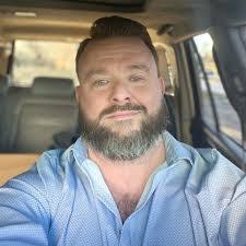 Sharon Everly's Instagram, Twitter & Facebook