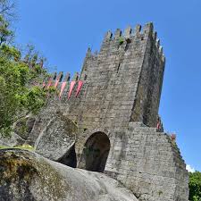 A mostrar autocarros para amanhã, qui, 24 de setembro. Guimaraes Portugal A Tourism Guide Fully Updated For 2021