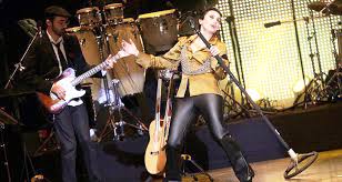 Luz Casal e a súa banda, co barquense Jorge Ojea á guitarra, actuará este  venres en Ourense