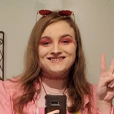 Meredith Weir's Instagram, Twitter & Facebook