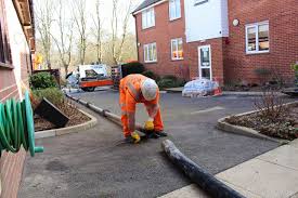 If you plan on pouring a lot of concrete, build a wood and mesh barrier first to ensure your new slab is strong. How To Build A Concrete Driveway Easymix Concrete Uk Ltd