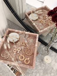 Selagi awak simpan 25 ini akan tiada bank di dunia ini yang boleh tutup sarkas kita. I Holiday Gold I That Won T Break The Bank Holiday Jewelry My Jewellery Holiday