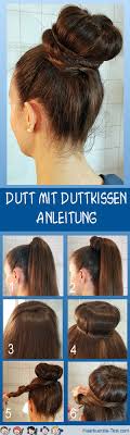 Wie üblich, schnell und sehr einfach mit wenigen handgriffen anzufertigen! Dutt Mit Duttkissen Anleitung Dutt Frisur Mit Duttkissen Duttkissen Duttkissen Anleitung