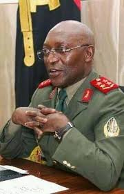 AUSÊNCIA DE ANTIGOS GENERAIS DA...