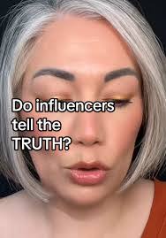 Alicia Deere's Instagram, Twitter & Facebook