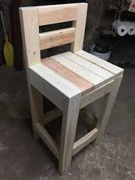 Receive Great Pointers On High Top Tables Diy They Are Actually Readily Available For You On Our Website Hightopta Bar Chairs Diy Diy Stool Diy Bar Stools