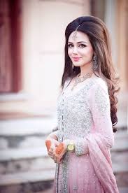 25 Trending Hairstyles For Walima Functions In 2020 Pakistani Wedding Hairstyles Indian Bridal Hairstyles Indian Wedding Hairstyles