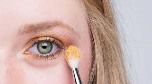 Natürlich geschminkte augen sehen fast aus wie ungeschminkt, nur besser. Grune Augen Schminken Diese Farben Braucht Ihr Otto