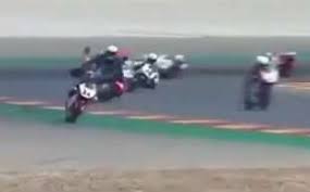 Fim cev repsol şampiyonası'nda mücadele eden 14 yaşındaki i̇spanyol motosikletçi hugo millan, yarış sırasında yaptığı kazanın. N71py4c Mbxu1m