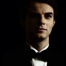 𝑭𝒊𝒏𝒏 𝑽𝒐𝒍𝒕𝒖𝒓𝒊. (@HomicidalCullen)