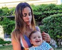 Um euro para alimentar a vida! O Novo Video De Carolina Patrocinio E O Filho Bebe Que Esta A Encantar Os Fas