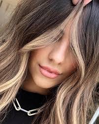 Robyn Ludlow's Instagram, Twitter & Facebook