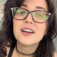 Amanda Cutlip's Instagram, Twitter & Facebook