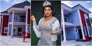 Mercy aigbe revealed that toke makinwa just bought another house in banana island, as they joked about trolls linking their new properties to sugar daddies. Mercy Aigbe Reacts To Rumuor About Her Mansion Being On Rent