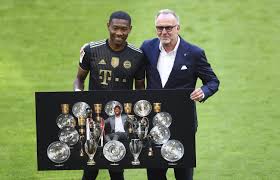 The word alaba is the present form of alabar in the third person singular.there are other translations for this conjugation. Defender David Alaba Joins Real Madrid From Bayern