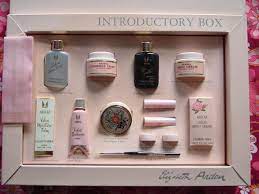 Vintage Boxed 1950 S Gift Box Of Eliz Arden Vintage Cosmetics Vintage Makeup Cosmetic Sets