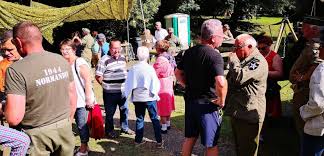 Les dernières données météo pour molay ont été collectées le lundi 07/12/2020 à 17:11 depuis la station météo la plus proche de dole. Le Molay Littry Photos Calvados Des Ceremonies Empreintes D Emotion Pour Le 75e Anniversaire De La