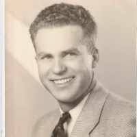 Donald Kunz's Instagram, Twitter & Facebook