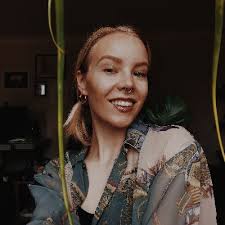 Nelli Mooney (they/them) (@NelliMooney)