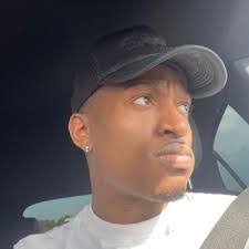 Ollie Barr's Instagram, Twitter & Facebook