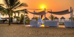 Marbela Beach Resort Ligger I Morjim Och Ar Darmed En Ganska Lang Utflykt Fran Calangute Dock Val Vart Om Ni Vill Till Ett Resort Beach Resorts Luxury Beach