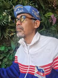 One of the Legend in Philippine Cycling Renato Dolosa. Marlboro Tour  Champion 1992 and 1995. Bansag ko sa kanya dati ay "THE TACTICIAN). Hindi  lang lakas ang ginagamit nya kaya siya nag