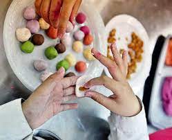 Vào ngày tết hàn thực, các gia đình thường dâng bánh trôi, bánh chay thể hiện lòng thành kính, cầu dưới đây là bài khấn tết hàn thực theo văn khấn cổ truyền việt nam (nxb văn hóa thông tin). Wezn7o1fj Mmdm