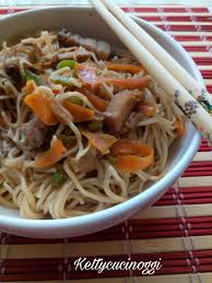Ahimè dalle mie parti non è che ci sia l'imbarazzo della scelta per quando riguarda ristoranti di altri. Noodles Con Verdure E Carne Ketty Cucino Oggi