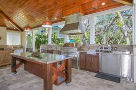 Extend your living and entertaining space with an outdoor kitchen that suits your lifestyle needs. 8 Outdoor Kitchen Design Trends For Southwest Florida Home