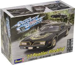 Smokey and the bandit 1977 pontiac firebird trans am car 1:24 greenlight 8 inch. Amazon Com Plastic Model Kit 77 Smokey And The Bandit Firebird 1 25 Toys Games