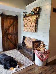 Pin By Sherry Rhoads On Decorating With Quilts Quilts Decor Antique Decor Quilt Display