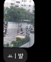 Hope you enjoy!links:renjun & chenle livestream: Foto Gerombolan Sasaeng Nongkrong Di Depan Asrama Nct Picu Amarah Netizen