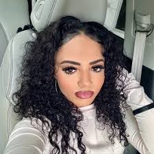 Nadia Berry's Instagram, Twitter & Facebook