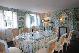 Watch and find out how #ad. Laurence Llewelyn Bowen Gives His Cotswolds Farmhouse A Makeunder And Knocks 150k Off The Asking Price Wales Online