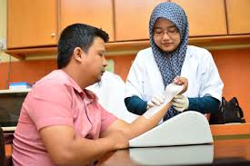 Diploma dalam bidang fisioterapi, pemulihan cara kerja atau bidang berkaitan yang diiktiraf oleh kerajaan daripada institusi pengajian tinggi tempatan atau kelayakan yang diiktiraf oleh kerajaan daripada institusi pengajian. Pemulihan Carakerja Negeri Kelantan March 2017