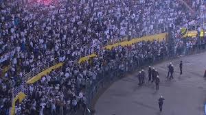 Both teams have already shown perfect skills and achieved several wins within the copa sudamericana, so they have equal chances to win this matchup. Arbitro Encerra Santos X Independiente Apos Bombas E Confusao Entre Torcedores E Policiais Quatro Sao Detidos Santos Globoesporte
