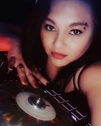 MIÉRCOLES DE KARAOKE EN NASHVILLE HOOKAH BAR