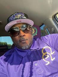 I'm sorry Deston J Munden, but I had to my guy. Y'all go look him up and  buy his book. He is a smart guy. #lilartroom #freehandkillers