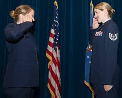 Airman looks to sister for re-enlistment ceremony > Air Force > Article  Display
