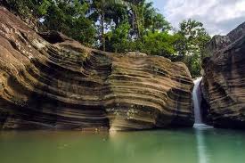 Lion air berkotmitmen untuk selalu berusaha memberikan pelayanan yang terbaik bagi para passangernya, dalam masalah ini lion air memberikan suatu kemudahan bagi para konsumen yaitu dengan memberikan promo harga tiket lion air. Air Terjun Luweng Sampang Foto Lokasi Rute Harga Tiket Fasilitas