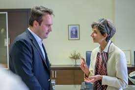 Ο μιχάλης σαράντης εκπέμπει μια ευγένεια κι έναν ρομαντισμό. H Bretanh Presbhs 3enagh8hke Stis Egkatastaseis Ths Olympos Larissanet Gr