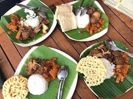 9 Gudeg Yummy Dan Populer Di Jogja Wajib Dicoba Cocok Buat Oleh Oleh Di 2020 Makanan Masakan Tempe