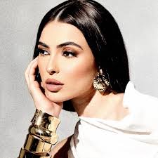 Jacqueline Braga's Instagram, Twitter & Facebook