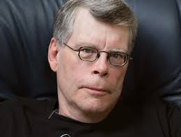 The currently dominant author of the horror genre (although he prefers not to pigeonhole himself in such a … Stephen King Steigt Stark Ein Buchreport