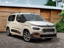 Pervye Testy Citroen Berlingo Novogo Pokoleniya Prostornyj Salon Vyverennye Povadki Https Kareliyanews Ru Pervye Testy Citroen Berlingo Citroen Citroen Car