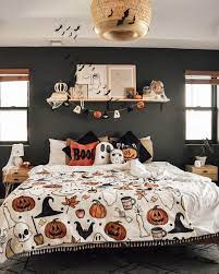 Megan Padilla On Twitter Halloween Bedroom Decor Halloween Home Decor Halloween Room Decor